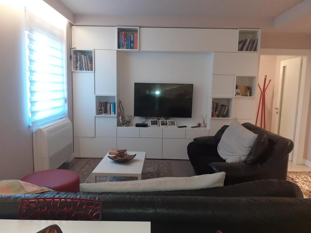 Lake View Apartment Tirana Exteriér fotografie